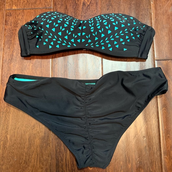 Bikini Set - Picture 2 of 2